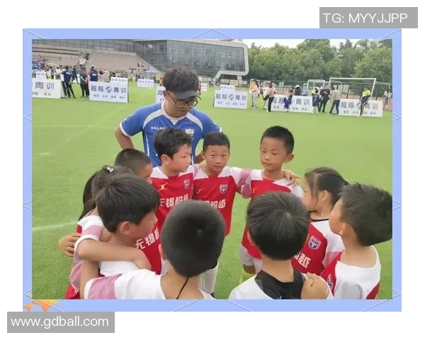 如何在大型赛事和社交活动中成功获得足球明星的合影技巧与经验分享